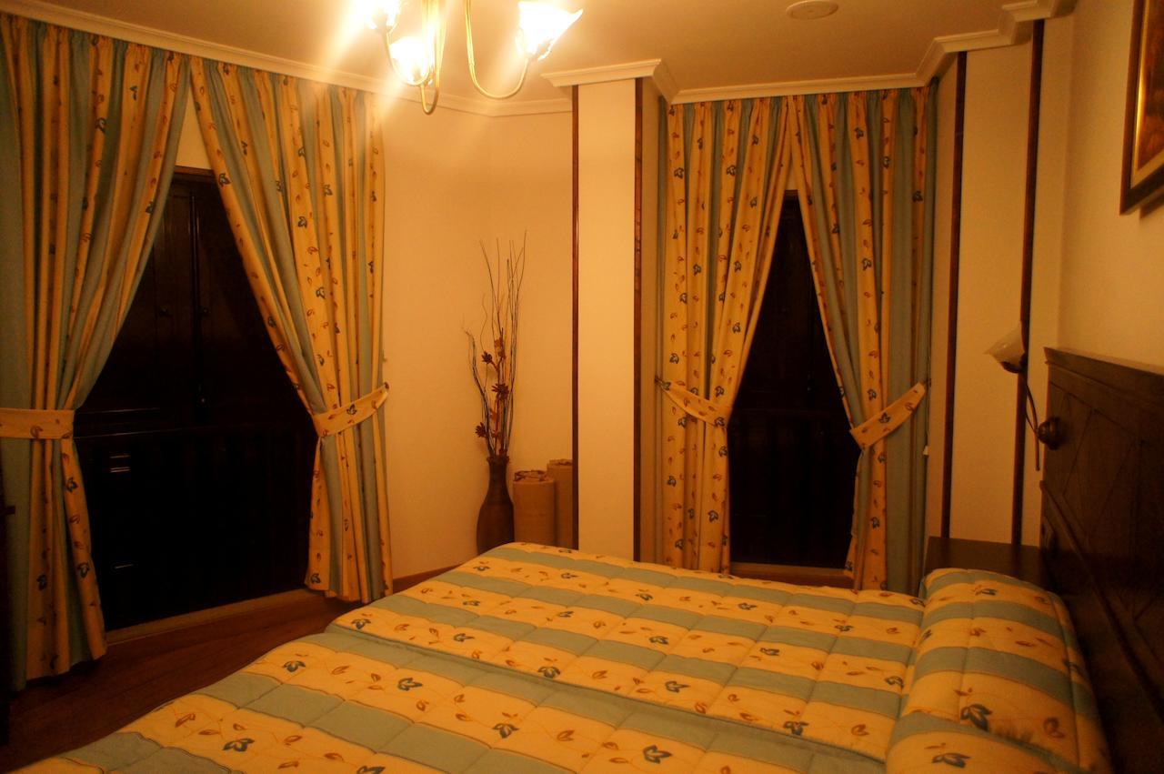 Mirador Da Ribeira Hotel Viana do Bolo Quarto foto